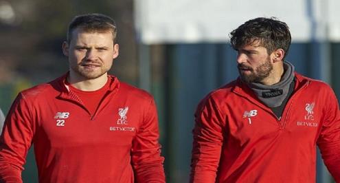 منيوليه يكلل المديح لأليسون.. ويعترف: قبول الجلوس احتياطيًا بات أسهل